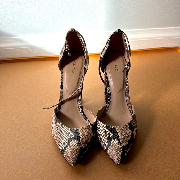 Pointy-toed python high heels from Aldo (size 9) - Picture 2 of 5